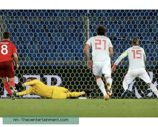 拉莫斯2011年摔落国王杯 奖杯被车轮碾过成了最难忘的庆典画面